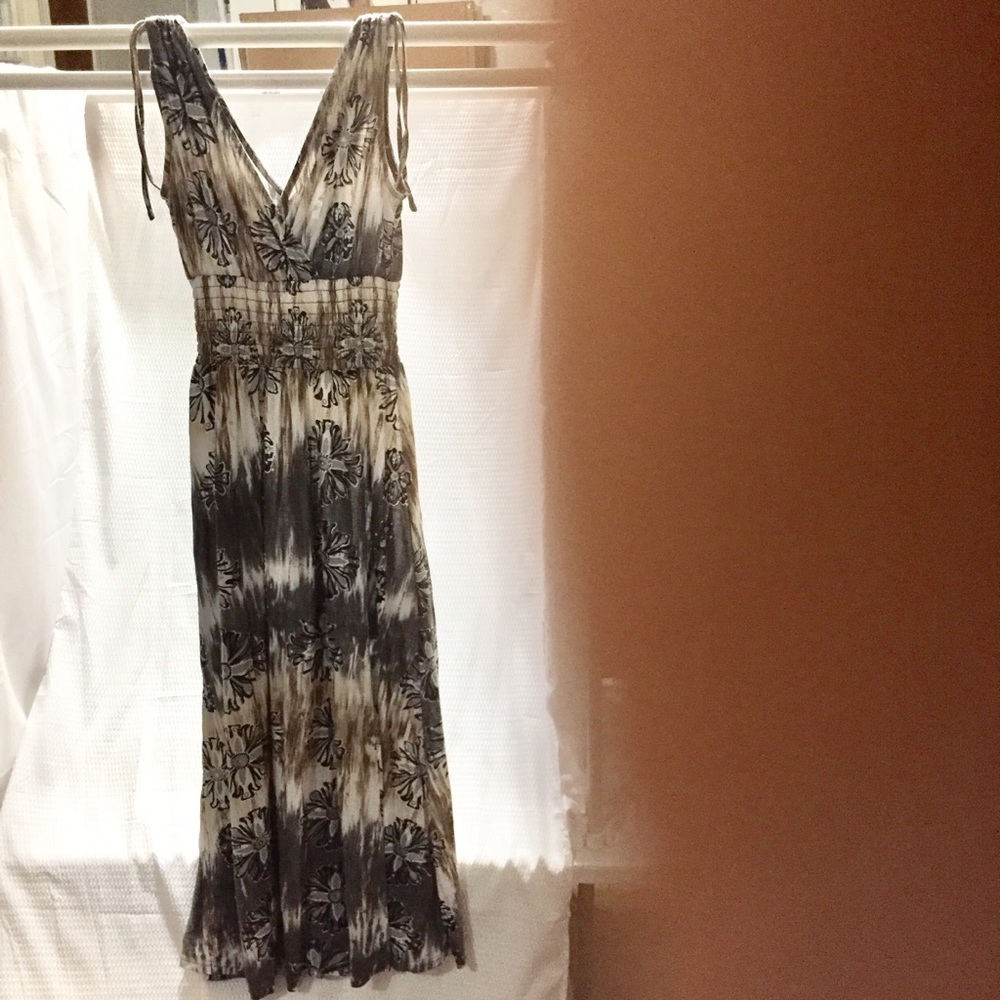 Dress. consider bundling w/similar items marked 🦋
